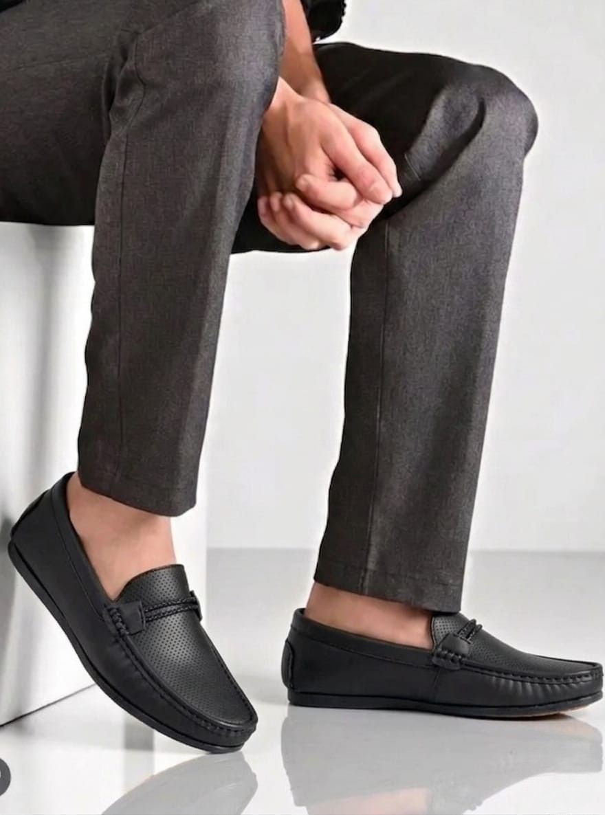 Kavsun Men Punch Loafer Black